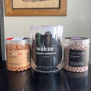 Wakse Caramel Brulee and Liquid Lilac Wax Beads with Reusable Melting Pot